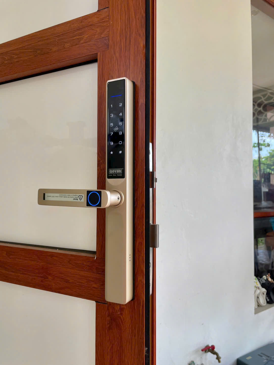 Khóa cửa nhôm kính Giovani GSL - 586G (APP)