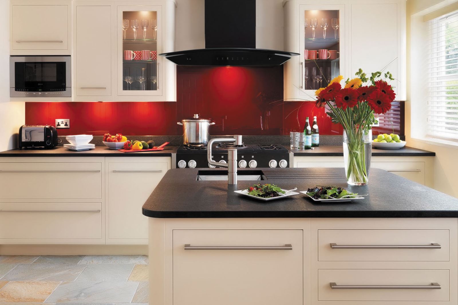 Cách lắp đặt máy hút mùi Bosch thế nào là đúng nhất?