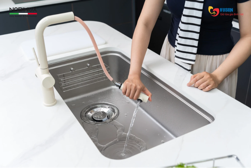 Vòi rửa bát NOBINOX BIANCO NX602